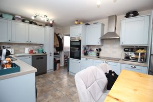 Kitchen- click for photo gallery